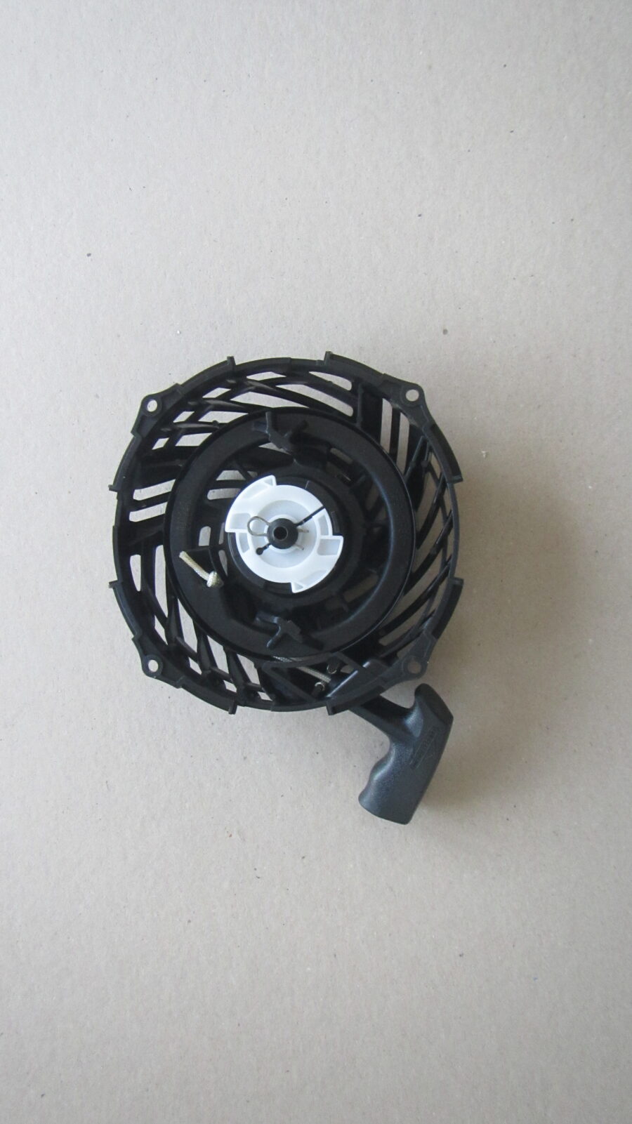Стартерен капак за двигател Briggs and Stratton 595359 84010941 - Image 4