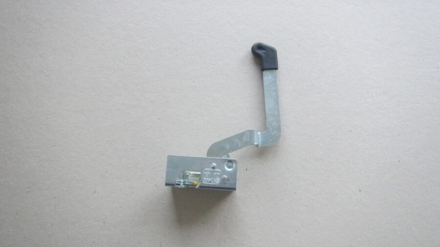 Брава ЛЯВА FORD FIAT NEW HOLLAND 83994207